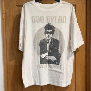 Arizona Jean Company White Short Sleeve Tee with Gray Bob Dylan Portrait